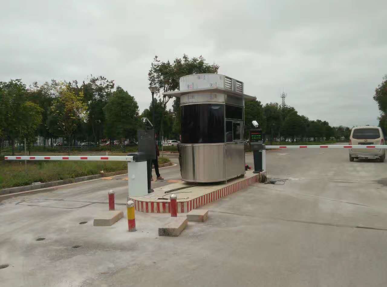 祁东火车站广场停车场