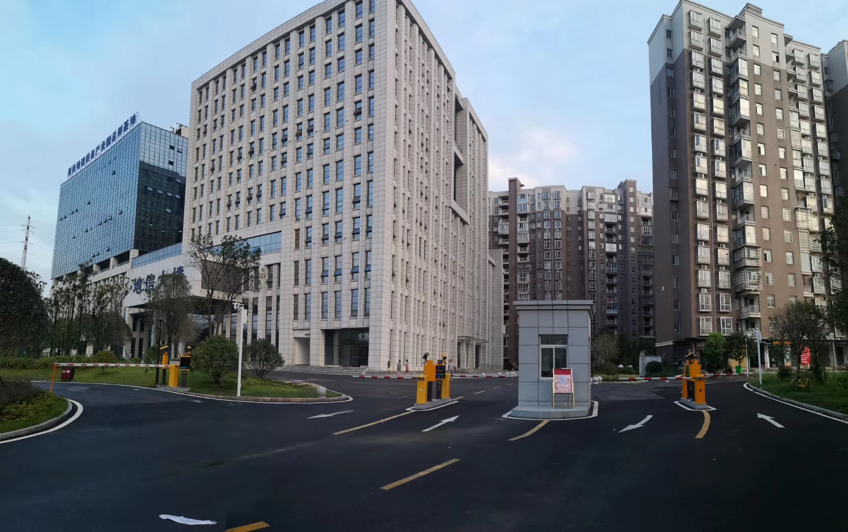 长沙雷隆智能科技有限公司,车牌识别系统,停车收费系统,车牌识别一体机,智能通道闸,湖南车牌识别道闸系统,人行通道闸,智能道闸