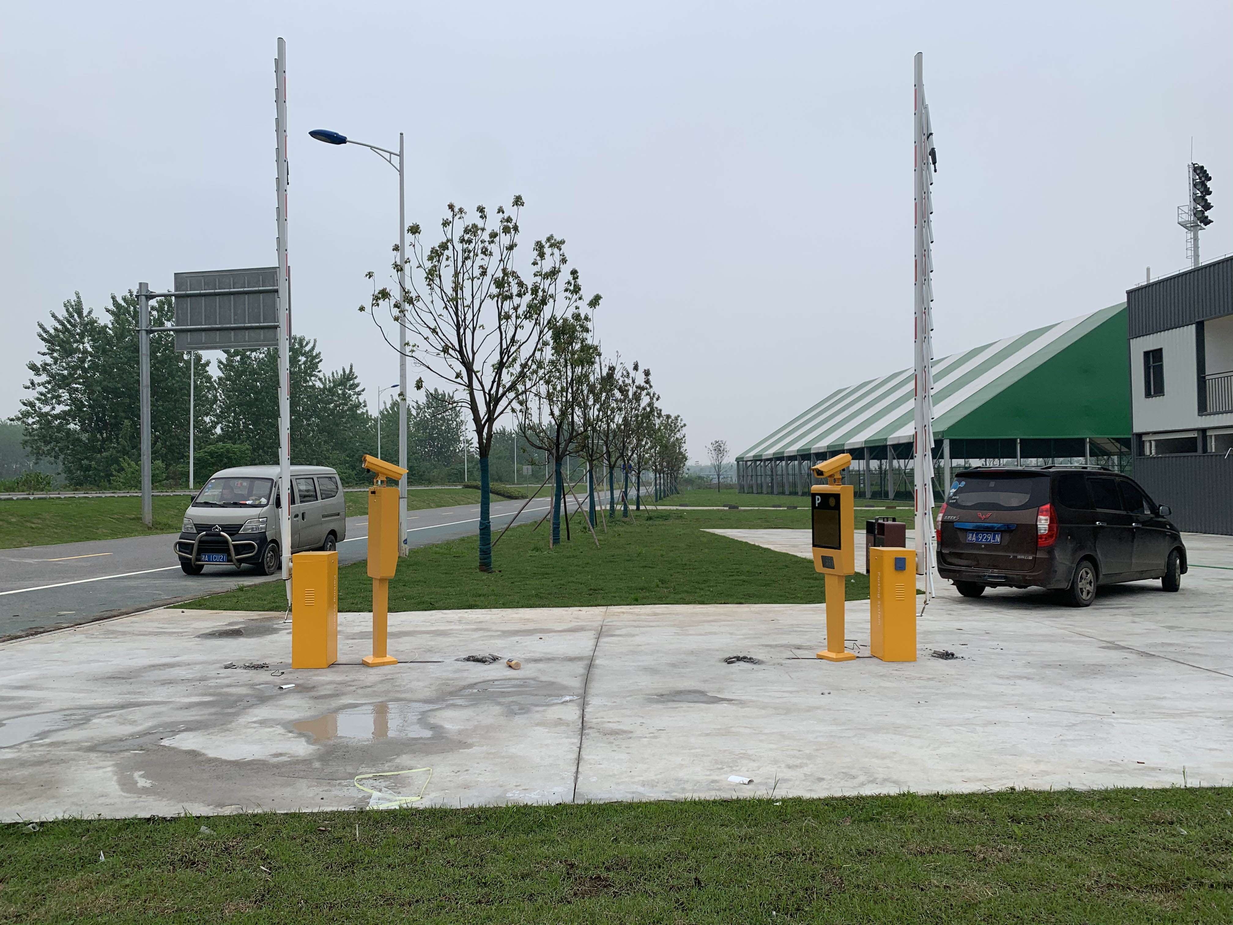 长沙雷隆智能科技有限公司,车牌识别系统,停车收费系统,车牌识别一体机,智能通道闸,湖南车牌识别道闸系统,人行通道闸,智能道闸